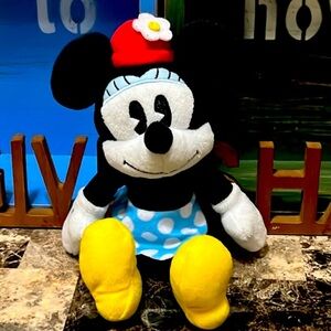 MINNIE MOUSE 8” PLUSH TOY EUC